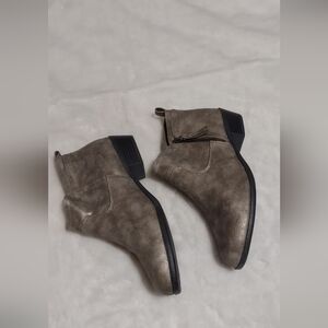 Arizona botien for women size 10W